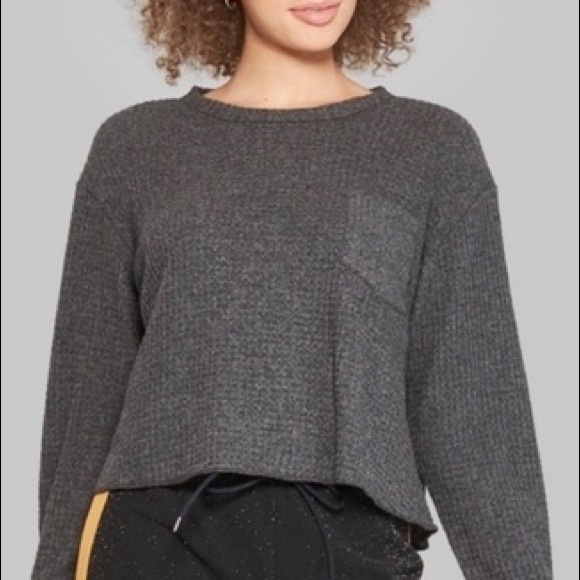 NWOT a symmetrical cropped long sleeve tee - Picture 1 of 2